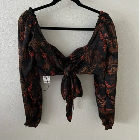 Urban Outfitters Black Printed Ruched Front Crop Top - Picture 7 of 7